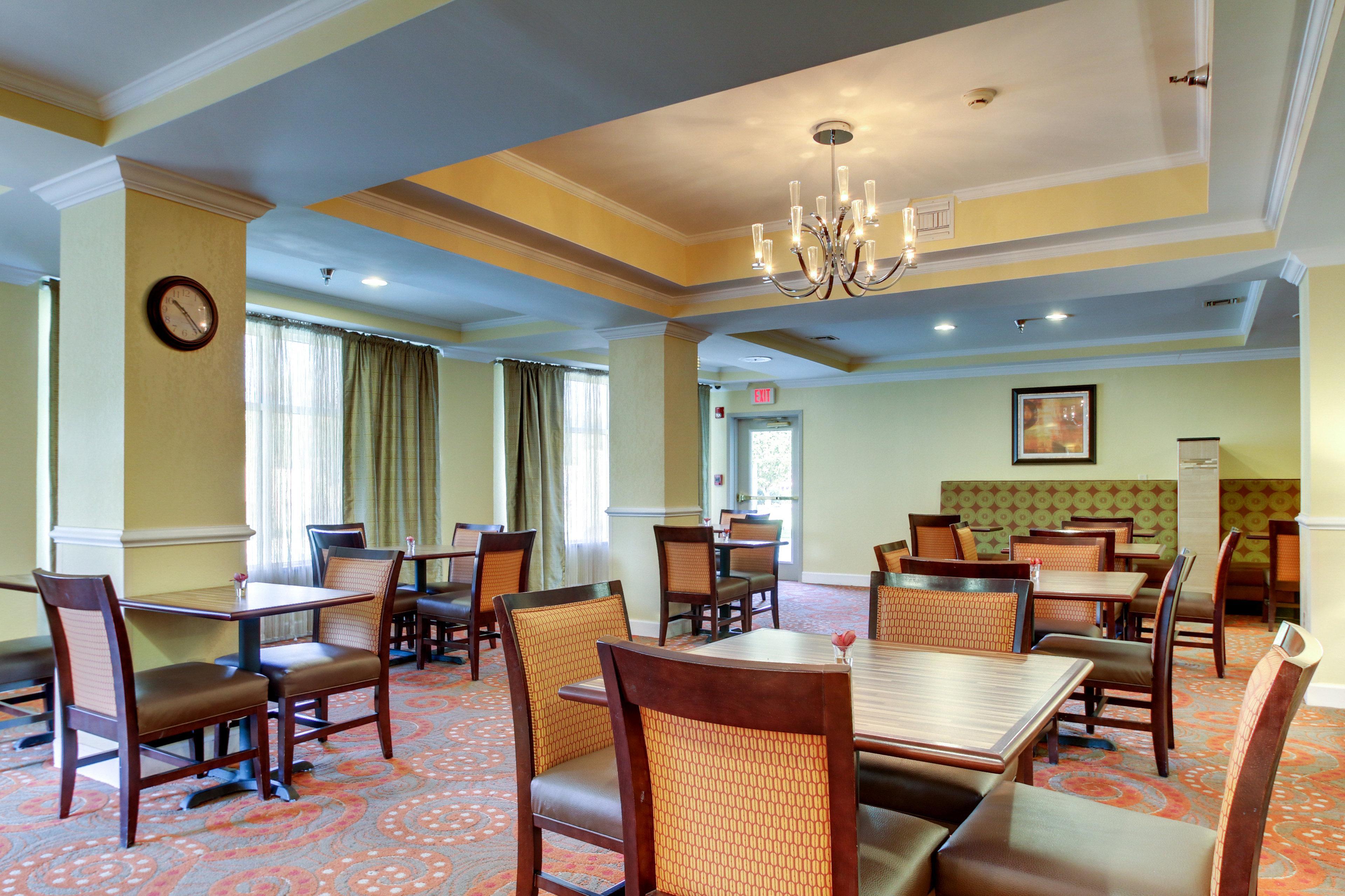 Holiday Inn Express Hotel & Suites Live Oak By Ihg Екстериор снимка