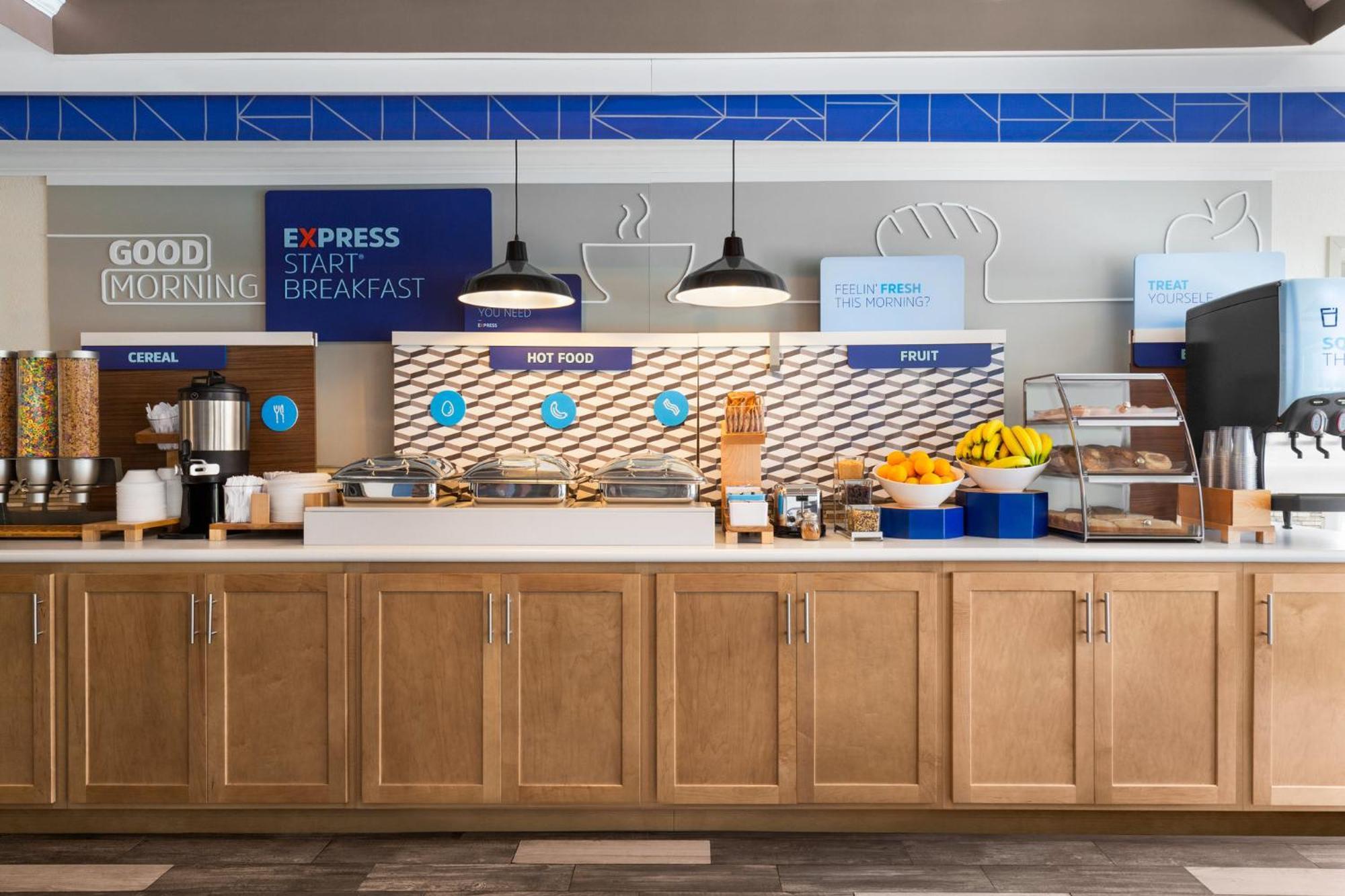 Holiday Inn Express Hotel & Suites Live Oak By Ihg Екстериор снимка