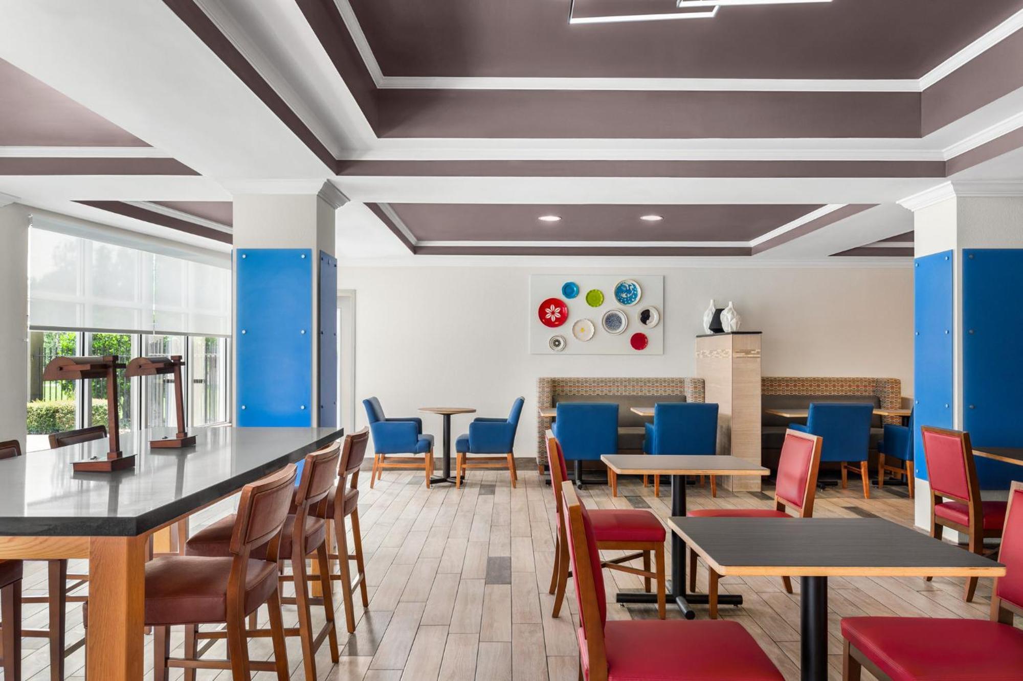 Holiday Inn Express Hotel & Suites Live Oak By Ihg Екстериор снимка